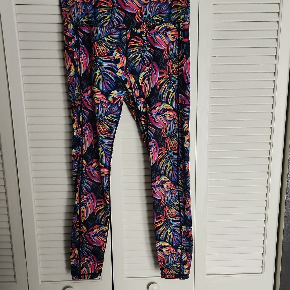 CVG Colorful Leaf Print Leggings